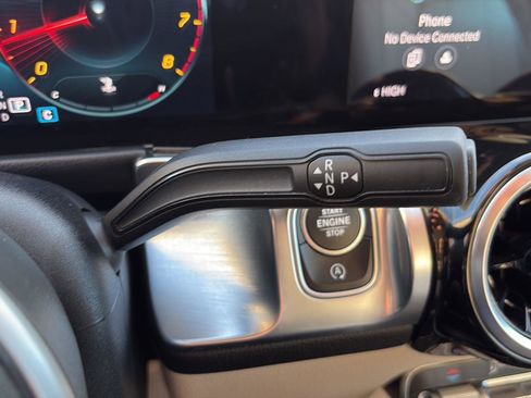 Used 2020 Mercedes-Benz GLB 250 4MATIC image 24