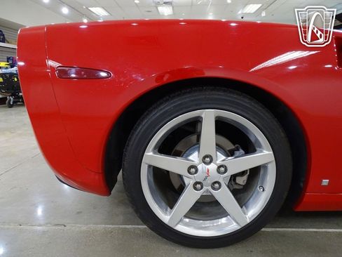 Used 2006 Chevrolet Corvette Convertible w/ Preferred Equipment Group image 32