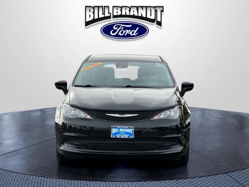 Used 2024 Chrysler Voyager LX FWD image 5