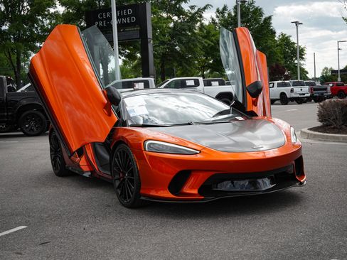 Used 2022 McLaren GT image 5