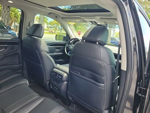 Certified 2023 Honda Pilot Touring image 11