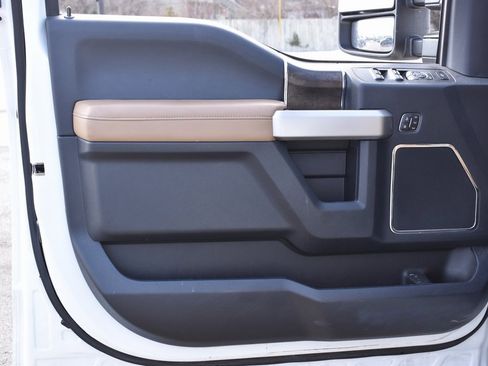 Certified 2022 Ford F250 Lariat w/ Lariat Ultimate Package image 9