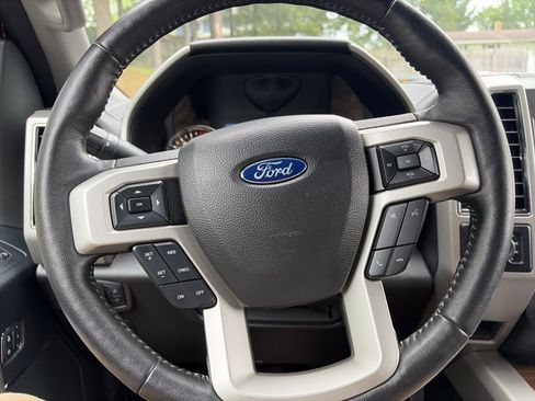 Used 2018 Ford F150 Lariat w/ Equipment Group 502A Luxury AWD/4WD image 27