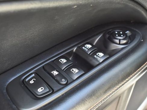 Used 2018 Jeep Compass Latitude w/ Cold Weather Group AWD/4WD image 18
