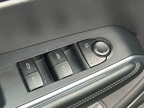 Used 2025 GMC Acadia Elevation image 18