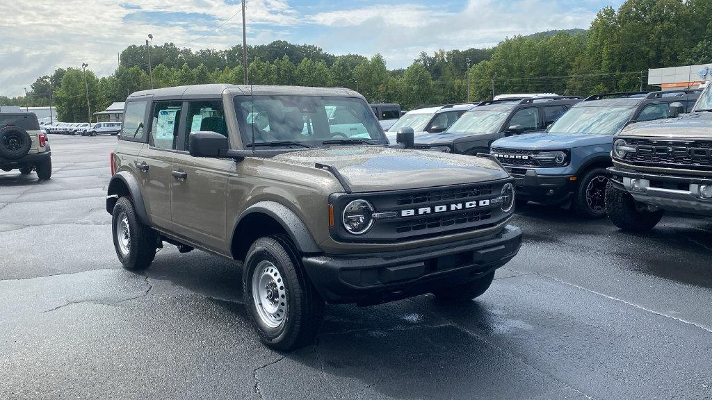 New 2026 Ford Bronco 4-Door AWD/4WD image 3