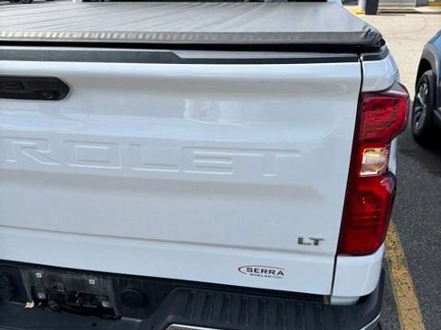 Used 2023 Chevrolet Silverado 1500 LT AWD/4WD image 3