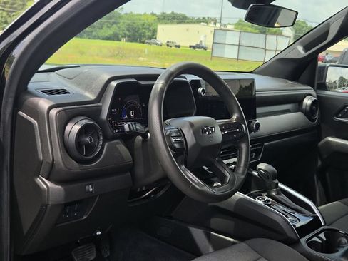 Used 2024 Chevrolet Colorado Trail Boss w/ Technology Package AWD/4WD image 15