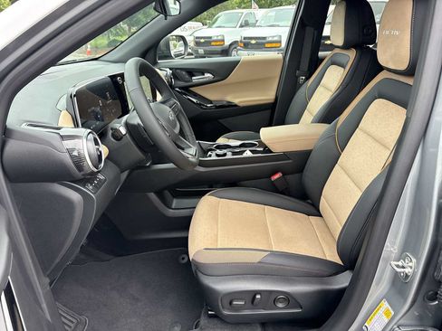 New 2026 Chevrolet Equinox ACTIV w/ Convenience Package III AWD/4WD image 19