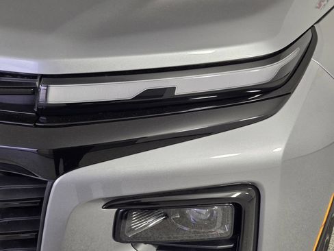 New 2026 Chevrolet Traverse LT w/ Midnight/Sport Edition FWD image 10