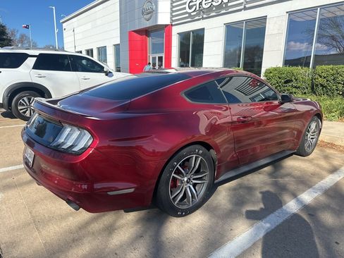 Used 2016 Ford Mustang Coupe image 3