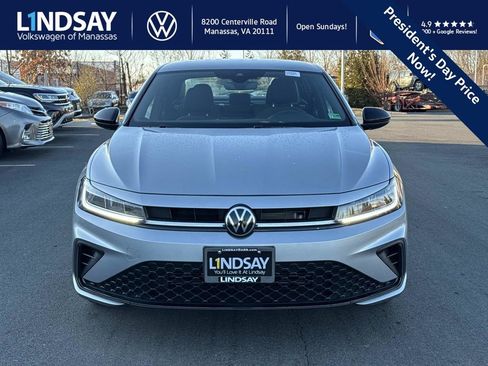 Used 2025 Volkswagen Jetta Sport image 6