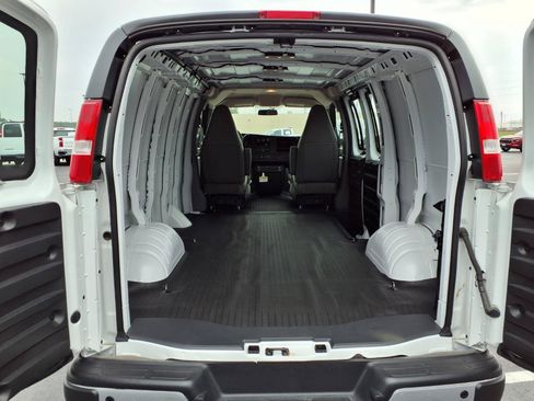 Used 2024 Chevrolet Express 3500 w/ Driver Convenience Package RWD image 21