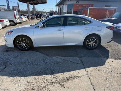 Used 2017 Lexus ES 350 w/ Luxury Package image 1