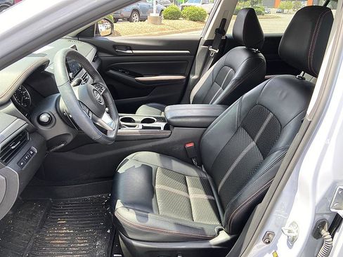 Certified 2024 Nissan Altima 2.5 SR FWD image 11