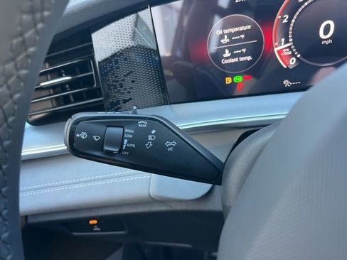 New 2026 Volkswagen Tiguan SE R-Line image 10