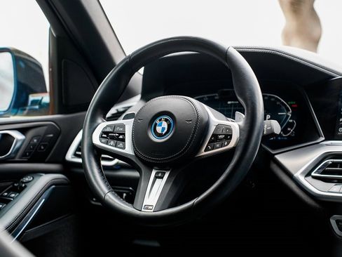 Used 2022 BMW X5 xDrive45e w/ M Sport Package image 12