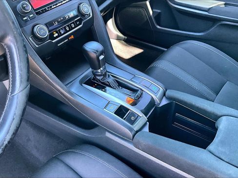 Used 2017 Honda Civic Sport image 13