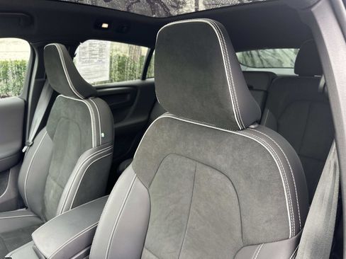 Certified 2023 Volvo C40 P8 Recharge Ultimate image 19