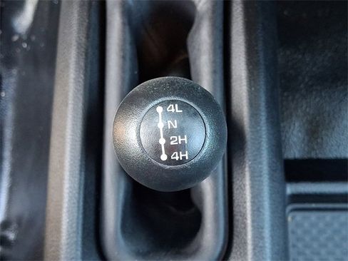 Used 2024 RAM 2500 Tradesman w/ Chrome Appearance Group image 24