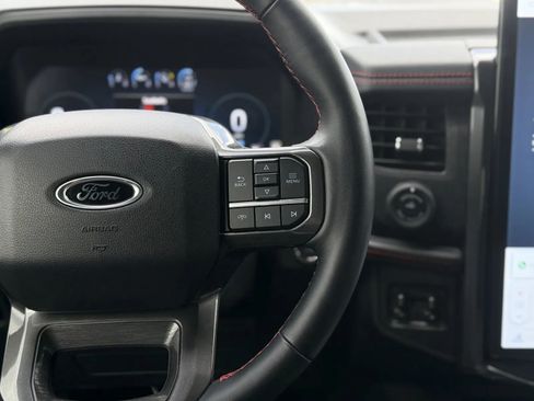 Used 2024 Ford Expedition Limited AWD/4WD image 25