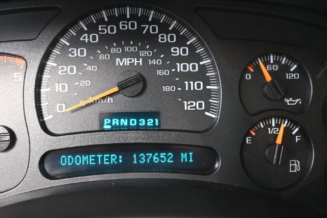 Used 2005 Chevrolet Silverado 2500 LS w/ Heavy-Duty Power Package AWD/4WD image 32