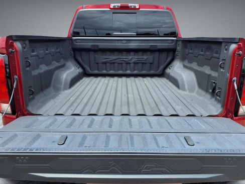 Used 2024 Chevrolet Colorado ZR2 w/ Technology Package AWD/4WD image 11