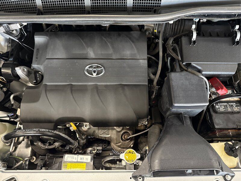 Used 2013 Toyota Sienna Limited w/ Premium Pkg AWD/4WD image 11