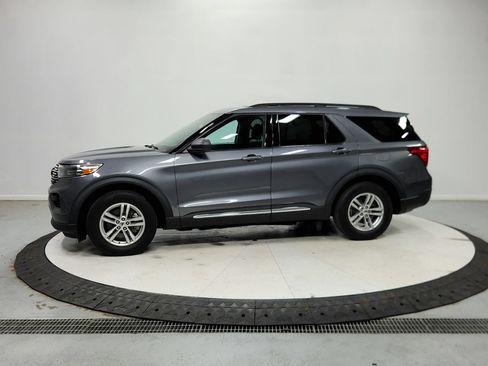 Used 2022 Ford Explorer XLT RWD image 4