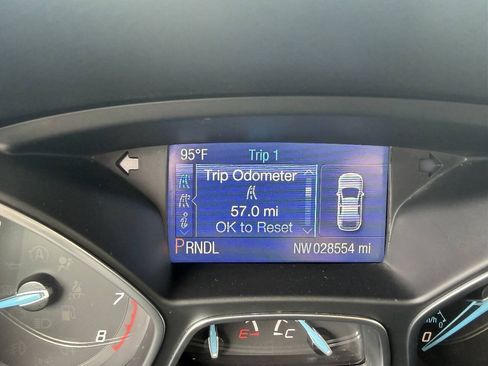 Used 2014 Ford Focus SE w/ SE Sport Package FWD image 20