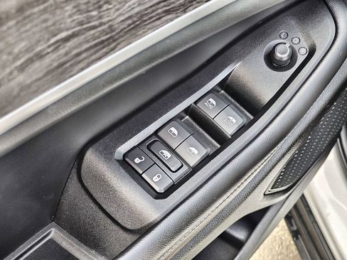 Used 2024 Jeep Grand Cherokee Limited RWD image 13