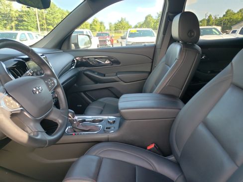 Used 2023 Chevrolet Traverse RS w/ LPO, Floor Liner Package FWD image 28
