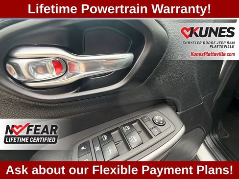 Used 2021 Jeep Cherokee Latitude Plus AWD/4WD image 20