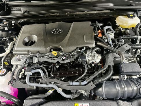 Used 2025 Toyota Camry SE FWD image 32