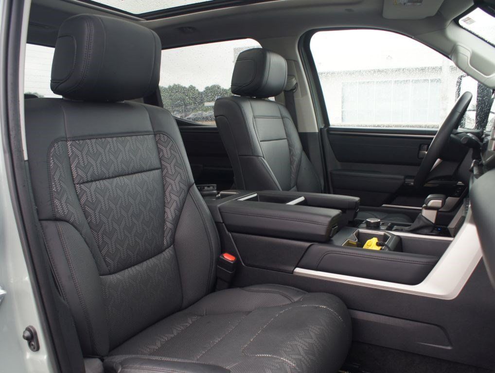Used 2024 Toyota Tundra Limited AWD/4WD image 24