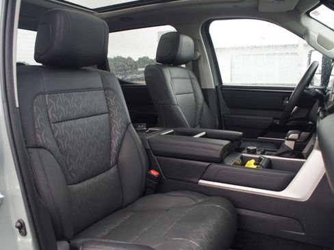 Used 2024 Toyota Tundra Limited AWD/4WD image 24