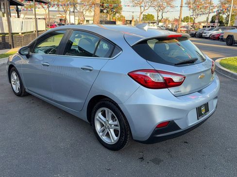 Used 2017 Chevrolet Cruze LT image 5