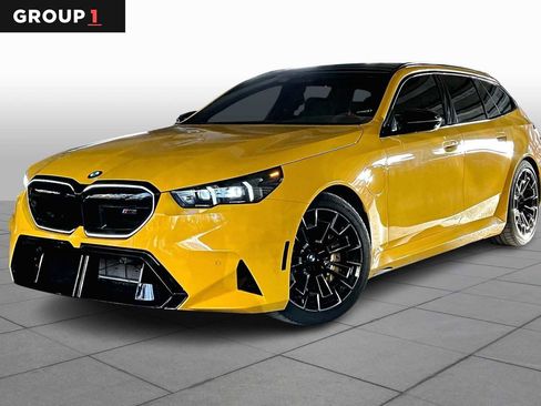 Used 2025 BMW M5 Touring image 1