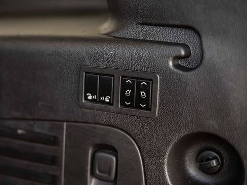 Used 2016 Cadillac Escalade ESV Premium image 20