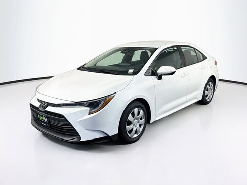 Used 2024 Toyota Corolla LE FWD image 3