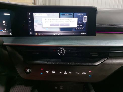 Certified 2025 Nissan Murano SL w/ Cargo Package AWD/4WD image 20