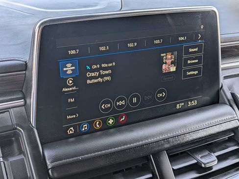 Used 2021 Chevrolet Suburban LT AWD/4WD image 29