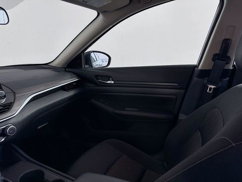 Used 2025 Nissan Altima 2.5 SV image 22