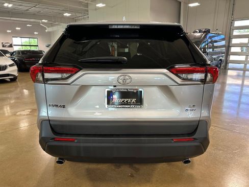 Used 2025 Toyota RAV4 LE AWD/4WD image 7