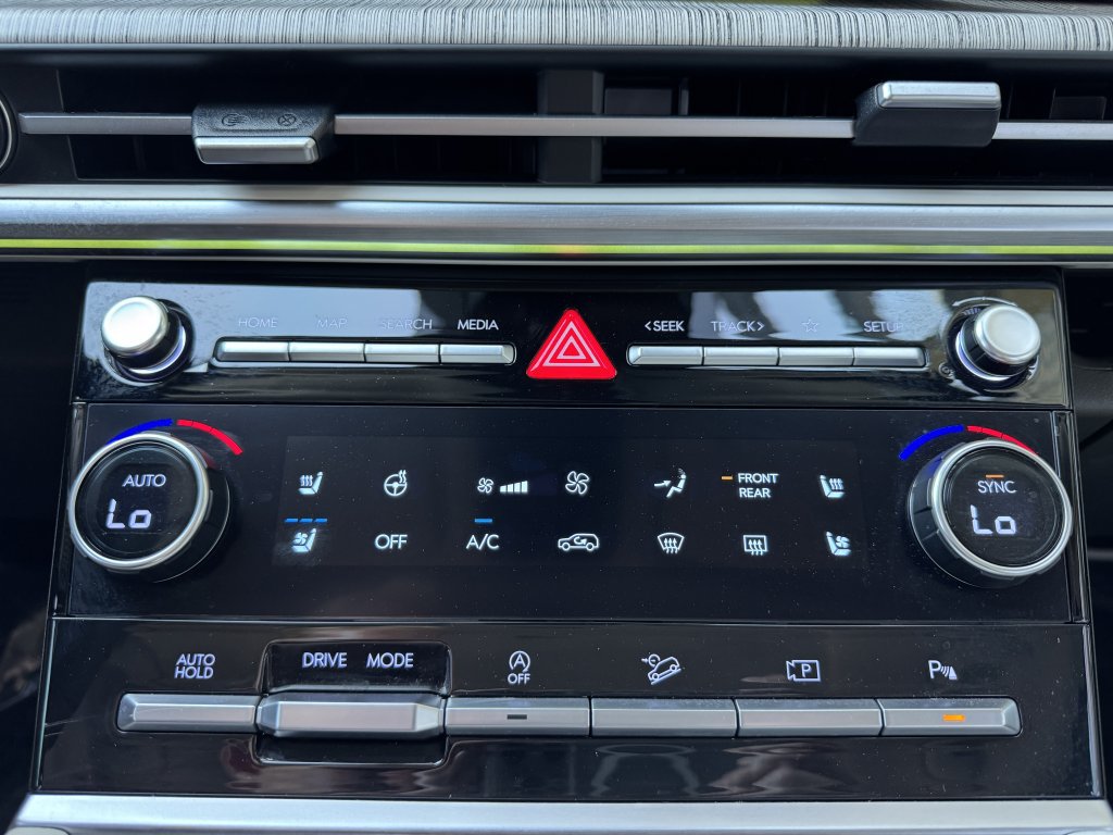 Used 2024 Hyundai Santa Fe Calligraphy FWD image 25