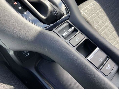 New 2026 Honda HR-V LX image 7