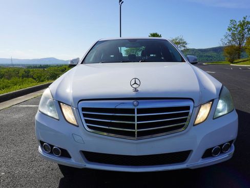 Used 2011 Mercedes-Benz E 350 4MATIC Sedan image 2