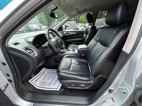 Used 2019 Nissan Pathfinder SL AWD/4WD image 7