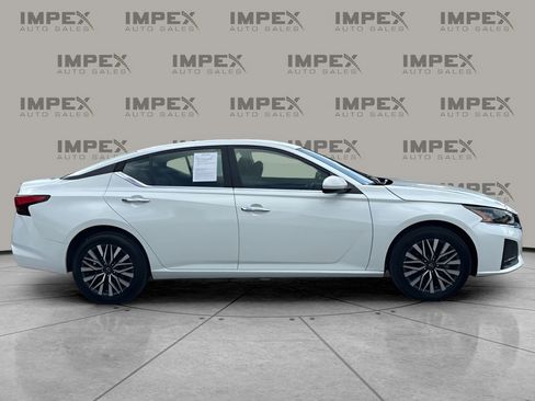 Used 2023 Nissan Altima 2.5 SV image 6