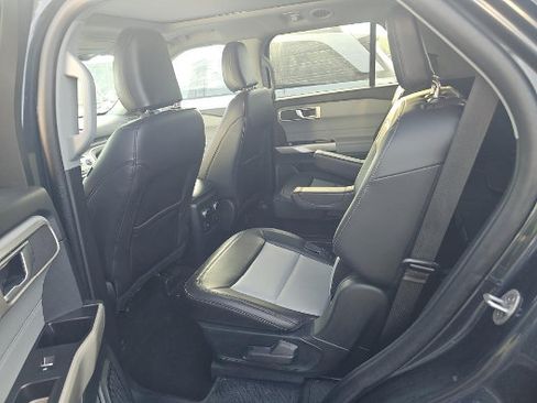 Used 2023 Ford Explorer XLT w/ Equipment Group 202A AWD/4WD image 12